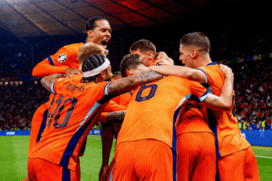 黄老板醉酒,中止阿莫林,采访,开云体育官网,开云体育App,开云体育直播,开云代理,开云入口